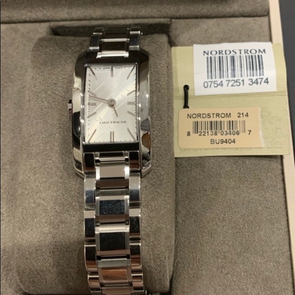Burberry Women's BU9400 'heritage' Watch (FINAL PRICE) $529 - Picture 4 of 10